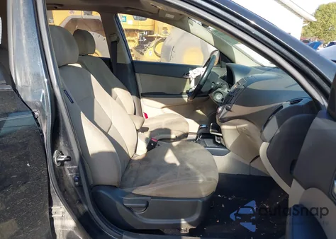 2010 Hyundai Elantra Touring Gls/Se z USA, uszkodzony, nr VIN KMHDC8AE3AU063195